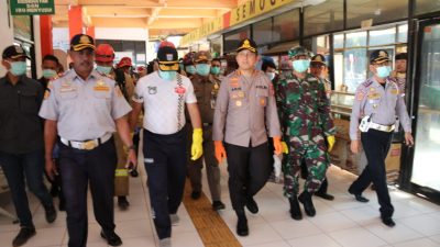 Cegah Penyebaran Virus Corona (COVID 19), Terminal Bus Kampung Rambutan Disemprot Desinfektan