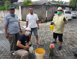 Warga Komplek Polri Larangan Indah Melakukan Kegiatan Pencegahan Covid-19
