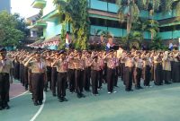 Tingkatkan Disiplin Siswa Siswi Babinsa Koramil 08/Johar Baru Hadiri Upacara Hari Pramuka ke-62