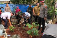 Babinsa Koramil 05/Tanah Abang Hadiri Bakti Sosial Penanaman Pohon