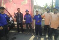 Rutinitas Pembersihan Jalan Dilakukan Dinas Tata Ruang Dan Pemukiman Di Ruas Jalan KH. Mustofa.