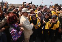 Kali Kedua ke Pangandaran, Prabowo Disambut Meriah Warga hingga Nelayan