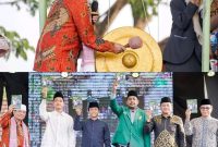 Hari Santri Nasional 2023 Forum Komunikasi Santri Indonesia Anugerahi Presiden Bapak Santri Indonesia