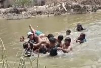 Tenggelam Di Sungai Kamoning, Jasad Siswa SMP 2 Sampang Ditemukan Sekitar Lokasi