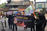 Puluhan Pelajar Bersama Mahasiswa Indragiri Hulu Jakarta Desak Kejagung Adili Mantan Bupati dan Sekda