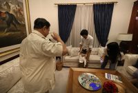 Momen Gemoy Prabowo dan Kenkulus, Kiss Bye dan Kecup Kening