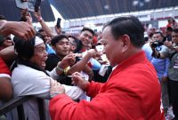 Momen Gemoy Prabowo saat Tampil di Atas Panggung HUT PSI