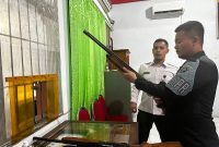 LAKUKAN PERAWATAN DAN PEMELIHARAAN, RUTAN BANGIL PASTIKAN SENJATA SIAP SIAGA