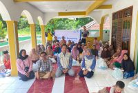 *Peduli Warga Sekitar, Yayasan Baitul Maal (YBM) UP3 Karawang memberikan bantuan 50 Paket Sembako*