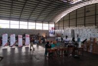 Hari Keempat Pelipatan, KPU Sampang Melibatkan Tenaga Lokal Setting Dan Packing SS