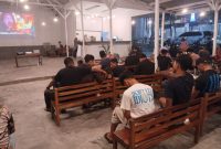 Kompak, Manager Dan Pemain PP Sampang Nobar Laga Hidup Mati Timnas Indonesia