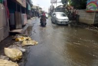Kampung Bogor Terendam Lagi: Banjir Merayap Momen Idul Fitri 2024 Di Warnai Dengan Banjirnya Akses Jalan Kampung Bogor Tarumajaya