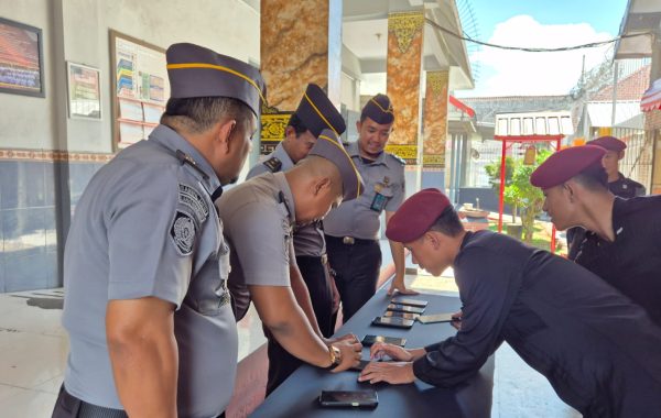 Kepala Keamanan Lapas Pasuruan Gelar Apel Siang dan Razia HP Anggota Jaga untuk Cegah Judi Online