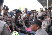 Diperiksa Kesehatannya, Personil Polres Sampang Yang Akan Bertugas Mengamankan TPS Pilkada 2024