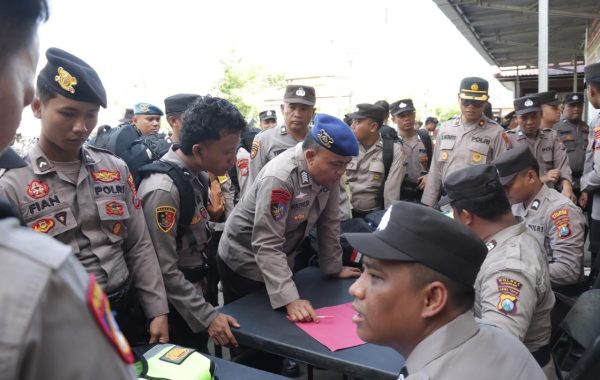 Diperiksa Kesehatannya, Personil Polres Sampang Yang Akan Bertugas Mengamankan TPS Pilkada 2024