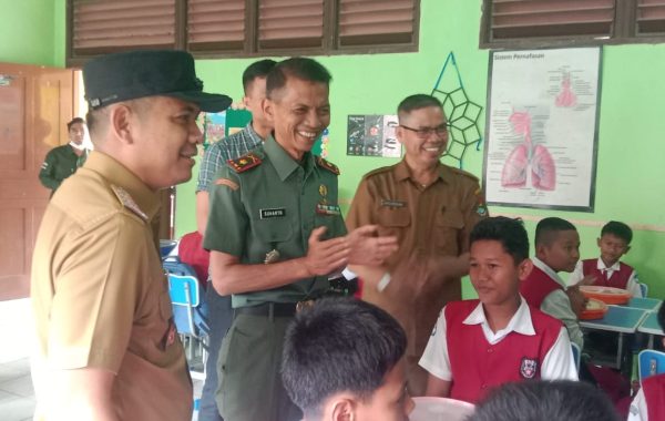 2.932 Siswa di Tigaraksa Nikmati Program Makan Siang Gratis