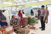 Tingkatkan Keamanan Wilayah, Polsek Samboja Gelar Patroli Dialogis Gabungan 3 Pilar