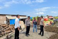 Kapolsek Kota Bangun Tinjau Pembangunan Pondok Pesantren di Desa Liang