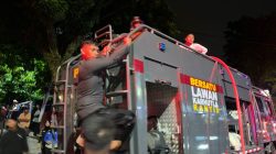 Respons Cepat Tim Pammat Polda Kaltim Bantu Padamkan Kebakaran Rumah di Kelandasan Ilir