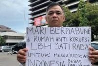 LBH “Jati Raga “ Berikan Penghargaan Kepada Presiden,Kapolri ,Jaksa Agung ,GUS LEMAN : “KARENA BERHASIL MEMBERANTAS KORUPSI”