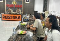 Mediasi, Polres Kukar Fasilitasi Kesepakatan Damai antara Warga Jonggon dan Personel Pasukan II Brimob