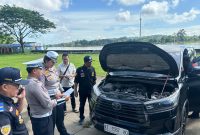 Satlantas Polres Kukar Gelar Ramp Check di Jembatan Repo-Repo, Sasar Kendaraan Angkutan Umum dan Barang