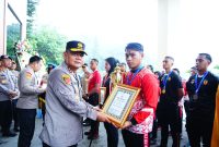 Kapolda Kaltim Pimpin Apel Pagi, Berikan Penghargaan dan Syukuran HUT ke-68 Polda Kaltim