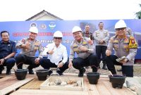 Menyongsong Generasi Emas 2045, Kapolda Kaltim Resmi Groundbreaking Pembangunan SPPG di Polresta Balikpapan