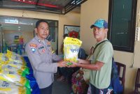 Beras Murah Ludes Terjual dalam Gerakan Pangan Murah Polsek Anggana