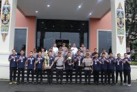 Polda Kaltim Gelar Upacara Hari Olahraga Nasional ke-24, Kapolda Berikan Penghargaan untuk Tim Basket Bhayangkara Kaltim