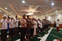 Polres Kutai Kartanegara Hiasi Malam Jum’at dengan Yasinan dan Doa Bersama Anak Yatim