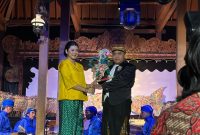 LAKON PERJUANGAN RADEN MAS SAID DAN SUNAN KUNING MEMUKAU PENONTON WAYANG BABAD KARTASURA