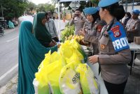 Ringankan Beban Masyarakat, Bidpropam Polda Kaltim Gelar Pasar Murah