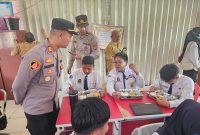 Makan Bergizi Gratis Diluncurkan di Loa Duri Ilir, Polsek Loa Janan Dukung Ketahanan Gizi Anak