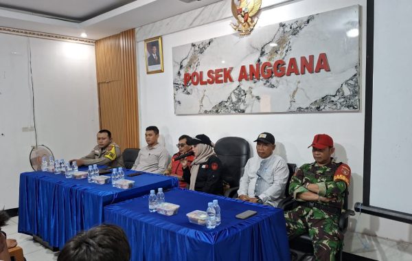 Polsek Anggana Gelar Sosialisasi Kenakalan Remaja untuk Pelajar SMA dan SMP