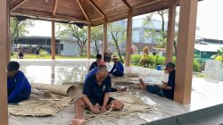 Asah Kreativitas dan Kemandirian, WBP Lapas Kelas IIA Purwokerto Buat Anyaman Tikar dari Daun Pandan