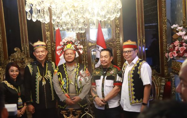 Kapolda Kaltim Jalin Kedekatan dengan Tokoh Adat Dayak, Perkuat Sinergi untuk Kamtibmas yang Kondusif