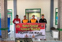 Wujudkan Masjid Bersih dan Hati Teduh, Polsek Loa Kulu Gelar Jumat Bersih