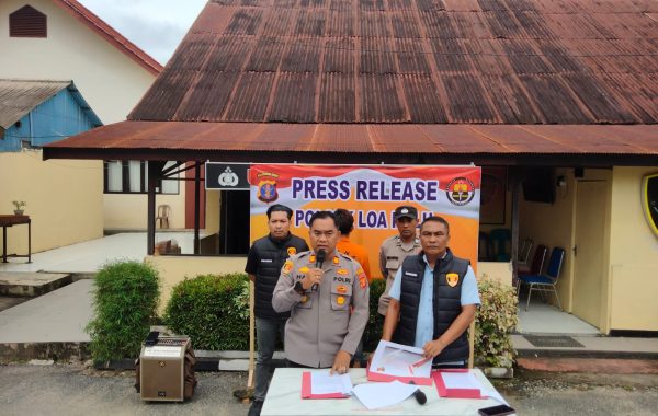 Pengungkapan perkara illegal logging di wilayah hukum Polsek Loa Kulu disampaikan dalam press release Polsek Loa Kulu