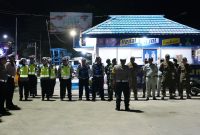 Satlantas Polres Kukar Pasang Spanduk Rawan Laka dan Tertibkan Parkir dalam Ops Zebra Mahakam 2025
