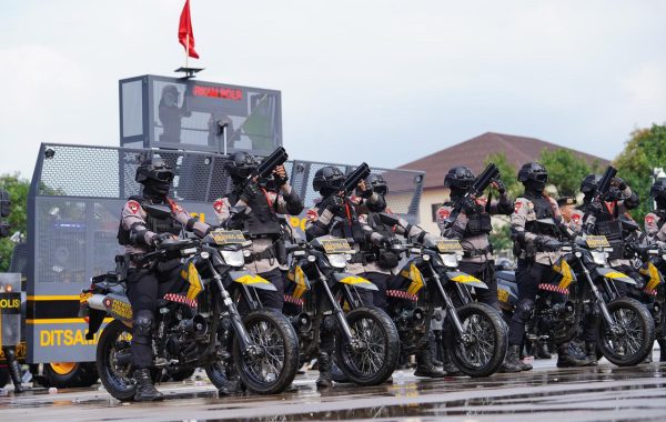 Polri Peragakan Model Pelayanan Unjuk Rasa Terbaru pada Apel Kasatwil 2025, Dirsamapta: “Semua Tindakan Harus Sesuai Prosedur dan Berbasis HAM”