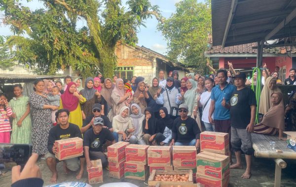 Anggota DPRD Kabupaten Tangerang Hj. Herni Berikan Bantuan Sembako kepada Korban Banjir di Tigaraksa