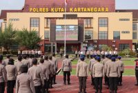 Pimpin Apel Perdana, Wakapolres Kukar Tekankan Soliditas, Kesiapsiagaan, dan Gaya Hidup Sederhana Personel