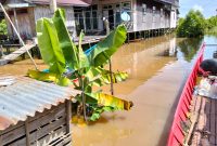 Polsek Kota Bangun Lakukan Pemantauan Banjir di Desa Liang, Situasi Terpantau Aman