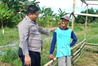 Bhabinkamtibmas Desa Kupang Baru Rutin Sambangi Petani, Dukung Ketahanan Pangan